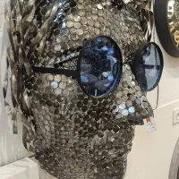 مجسمه دیوار کوب فلزی خاص