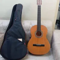 گیتار sevila ترکیه در حد نو|گیتار، بیس، امپلیفایر|تبریز, |دیوار