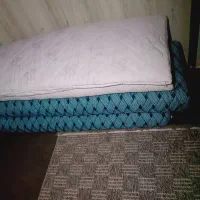 سه عدد تشک دونفره ب دلیل نداشتن جا نو هستن