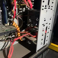 کیس کامپیوتر همراه با کیبورد|رایانه رومیزی|بومهن, |دیوار