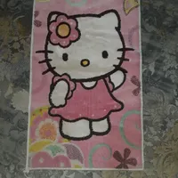 پادری جلوی اتاق کودک