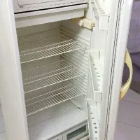 یخچال قدیمی ولی تمیز و در حد