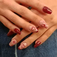 خدمات کاشت ناخن