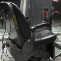 صندلی و آینه قدی آرایشگاه|آرایشگاه و سالنهای زیبایی|قم, سراجه (۱۵ خرداد)|دیوار