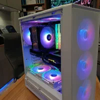 کیس RTX 3060 با ۱۲ گیگ گرافیک  فول RGB تم سفید
