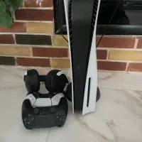 Ps5 به همراه هدفون اصلی و ۱دسته اضافه