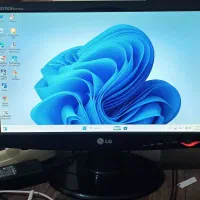دو عدد مانیتور