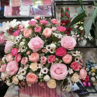 فروشنده گل مصنوعی