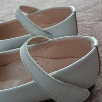 دو عدد کفش دخترانه|کفش و لباس بچه|رشت, بوسار|دیوار