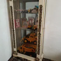 بوفه و ساعت دیواری