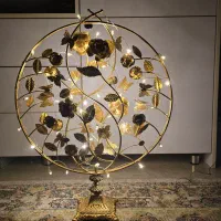 دکوری آباژور فلزی طلایی چراغ دار