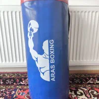 کیسه بوکس و فوتبال دستی