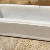 وان پلاستیکی همراه با شیر|ماشین‌آلات صنعتی|فولادشهر, A2|دیوار