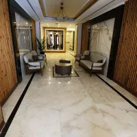 غربی ها ۱۸۰ متر نوساز ۲ پارکینگ سندی