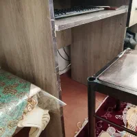 میز تحریر و کامپیوتر