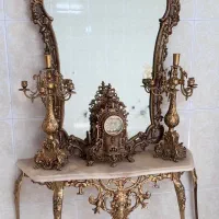 آئینه، شمعدان، ساعت و کنسول برنجی