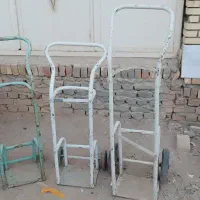 یکسری وسایل بیمارستانی به فروش میرسد