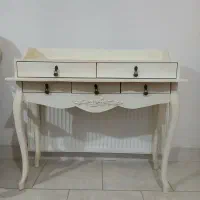 میز آرایشی بدون آینه