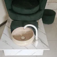 تجهیزات سالن ناخن در حد نو|آرایشگاه و سالن‌های زیبایی|کرمان, |دیوار