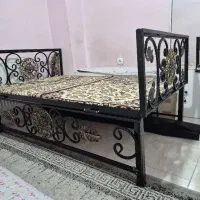 تخت سنتی آهنی|تخت و سرویس خواب|ری, علایین|دیوار