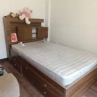 تخت و دراور