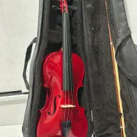 ویولن به همراه پایه نوت