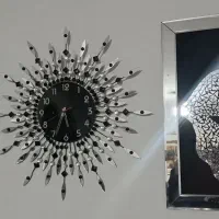 ساعت وتابلوآیینه ای تمیزو زیبا