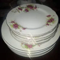 ظروف چینی گل سرخ ژاپنی