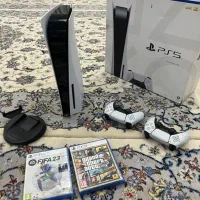 ps5 دودسته همراه با دوتا سی دی بازی در حد اک بند