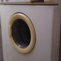 یک دستگاه ماشین لباسشوئی.|ماشین لباسشویی و خشک‌کن لباس|رشت, کوی طالقانی|دیوار