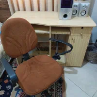 میزکامپیوتر و صندلی