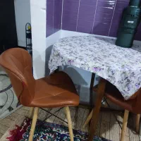 فروش فوری میز ناهار خوری چهار نفره کاملا سالم