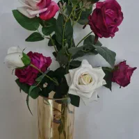 گل و گلدان شیشه ای