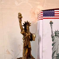 مجسمه آزادی فلزی رنگ ثابت