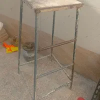 چهارپایه فلزی سالم