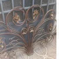 دو عدد پنجره کامل باشیشه ودوعدد گل