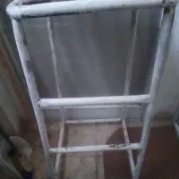 چهارپایه فلزی