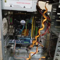 کامپیوترباتمامی‌متعلقاتش