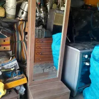 اینه ایستاده
