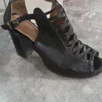 کفش چرم مجلسی پاشنه بلند۳۹