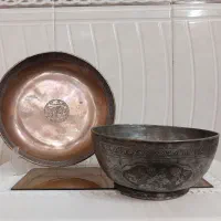 کاسه و بشقاب مسی قدیمی قلمکاری (زنان نوازنده)
