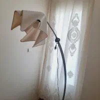 آباژورایستاده
