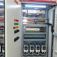 برقکار صنعتی PLC ساختمان عیب‌یابی تابلوبرق اینورتر