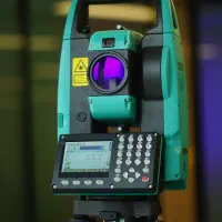 دوربین نقشه برداری با رابط کاربری و منوی لایکا