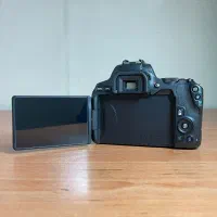 دوربینcanon 250d همراه با لوازم جانبی مورد نیاز|دوربین عکاسی و فیلمبرداری|تهران, میدان ولیعصر|دیوار