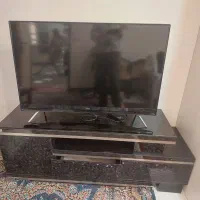 تلویزیون ۴۲ اینچ سامسونگ با میز درحدنو