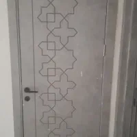 نیازمند نیرو جهت نصب درب های پلیود