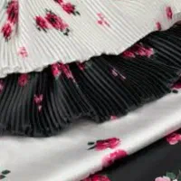 طاقه پارچه ساتن پلیسه ال ایکس متری ۱۴۵ تومن