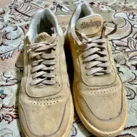 کفش اسپرت خارجی/کرم رنگ / در ح نو، نور|کیف، کفش، کمربند|نور, |دیوار