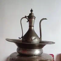 آفتابه لگن بسیار قدیمی|کلکسیون اشیاء عتیقه|تالش, هشتپر|دیوار